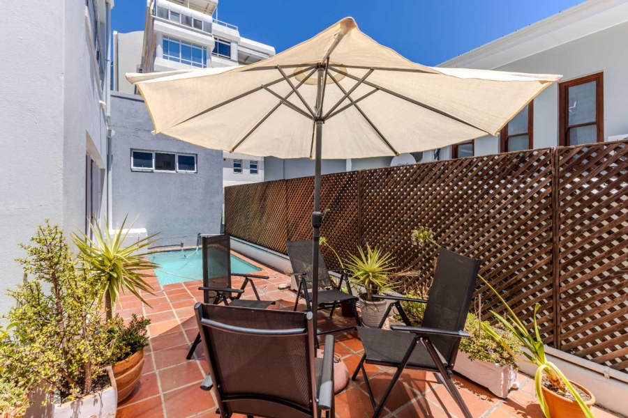 To Let 4 Bedroom Property for Rent in Fresnaye Western Cape